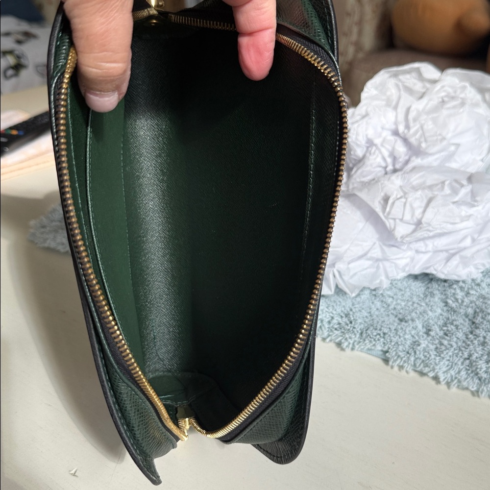 Auth LOUIS VUITTON Baikal Second Taiga Green Leather Clutch Bag France ๐๐๐ - Picture 7 of 16